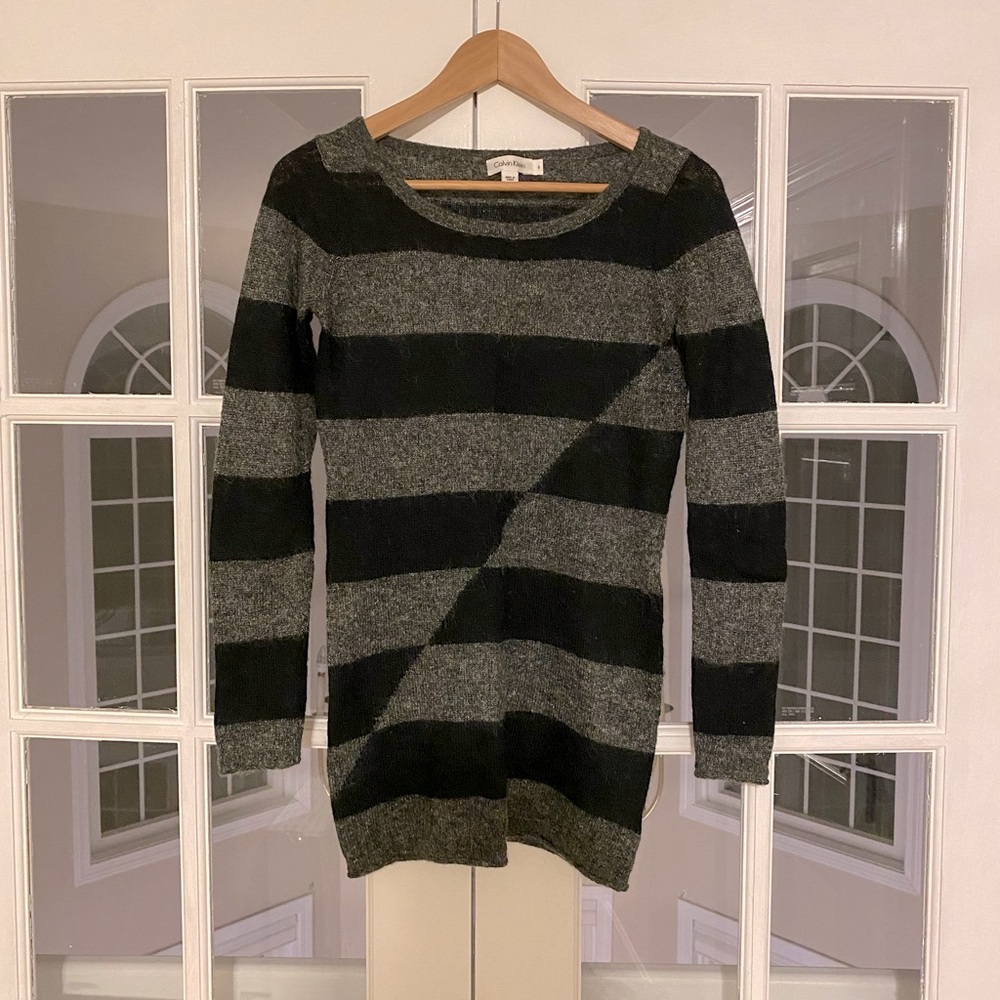 Calvin Klein Tunic length sweater size small